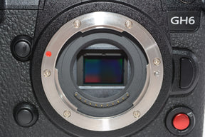 【外観特上級】パナソニック ミラーレス一眼カメラ ルミックス GH6L レンズキット 標準ズームレンズ付属 ブラック DC-GH6L