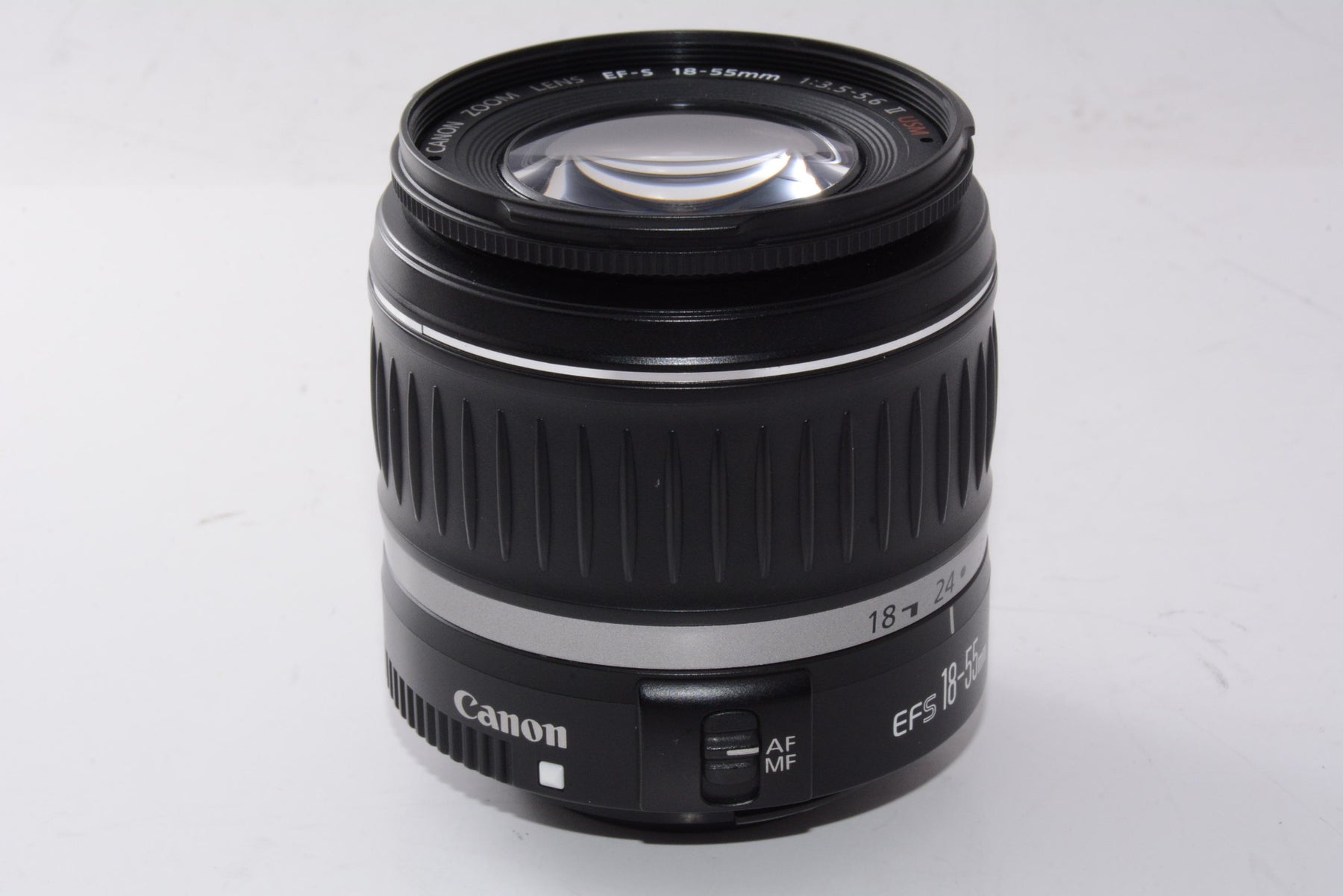 【外観特上級】Canon 標準ズームレンズ EF-S18-55mm F3.5-.5.6 IS II