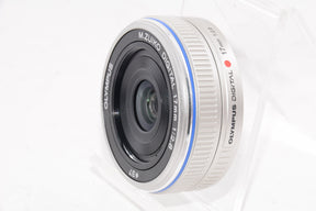 【外観特上級】OLYMPUS パンケーキレンズ M.ZUIKO DIGITAL 17mm F2.8 シルバー