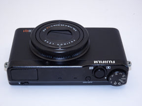 【外観特上級】FUJIFILM デジタルカメラ XQ1 ブラック F FX-XQ1 B