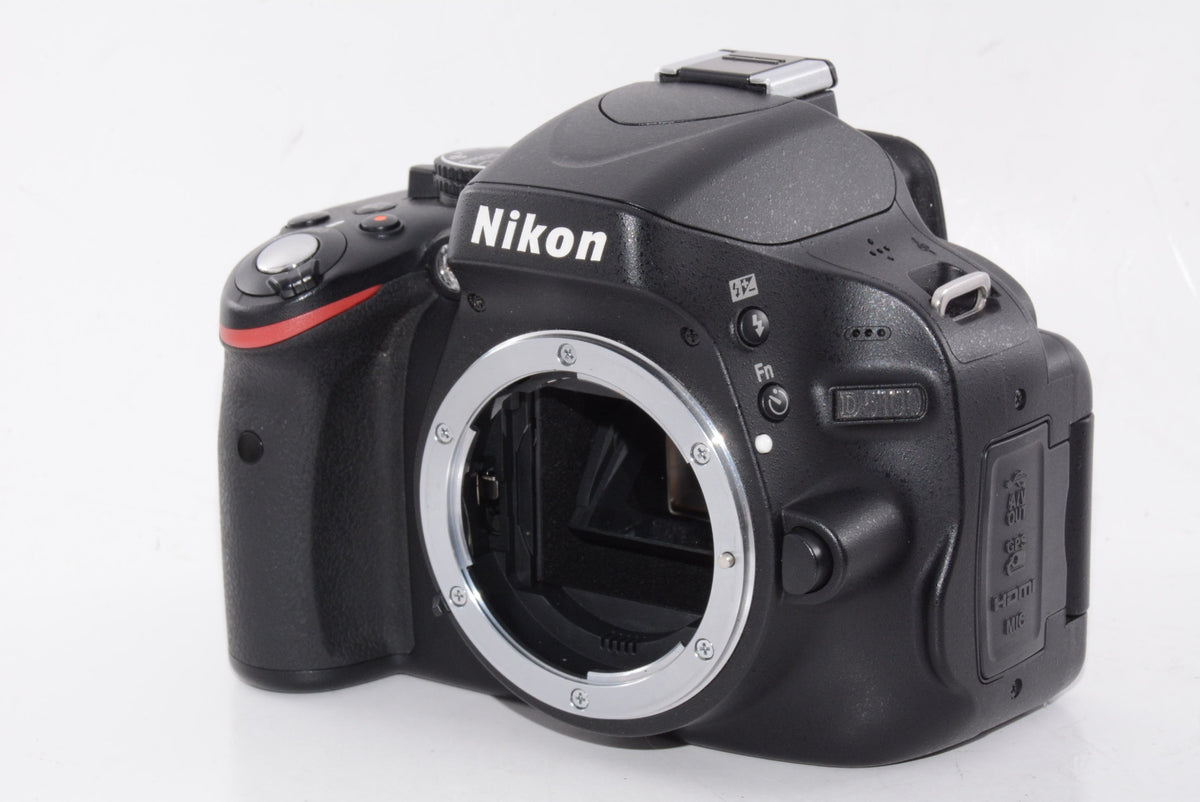 【外観特上級】Nikon デジタル一眼レフカメラ D5100 18-55VR レンズキット