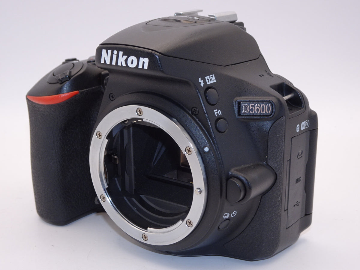 【外観特上級】Nikon デジタル一眼レフカメラ D5600 ボディ