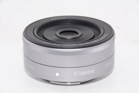 【外観特上級】Canon 単焦点広角レンズ EF-M22mm F2 STM シルバー ミラーレス一眼対応 EF-M222STMSL