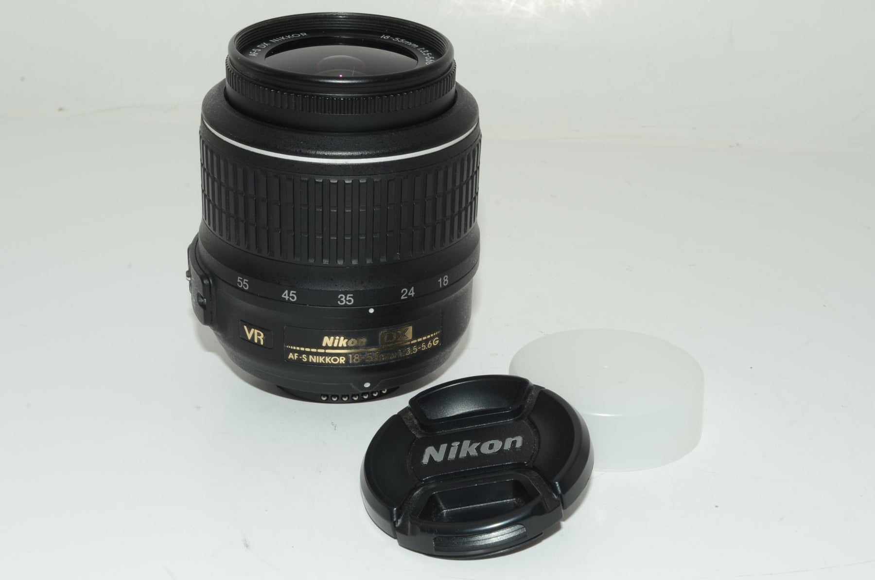 【外観特上級】Nikon 標準ズームレンズ AF-S DX NIKKOR 18-55mm f3.5-5.6G VR