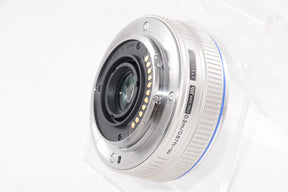 【外観特上級】OLYMPUS パンケーキレンズ M.ZUIKO DIGITAL 17mm F2.8 シルバー