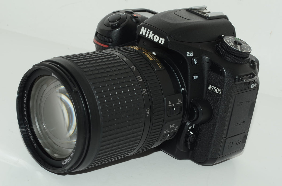 【外観特上級】Nikon デジタル一眼レフカメラ D7500 18-140VR レンズキット D7500LK18-140