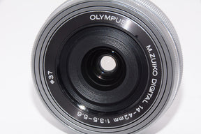 【外観特上級】OLYMPUS M.ZUIKO DIGITAL ED 14-42mm F3.5-5.6 EZ SLV