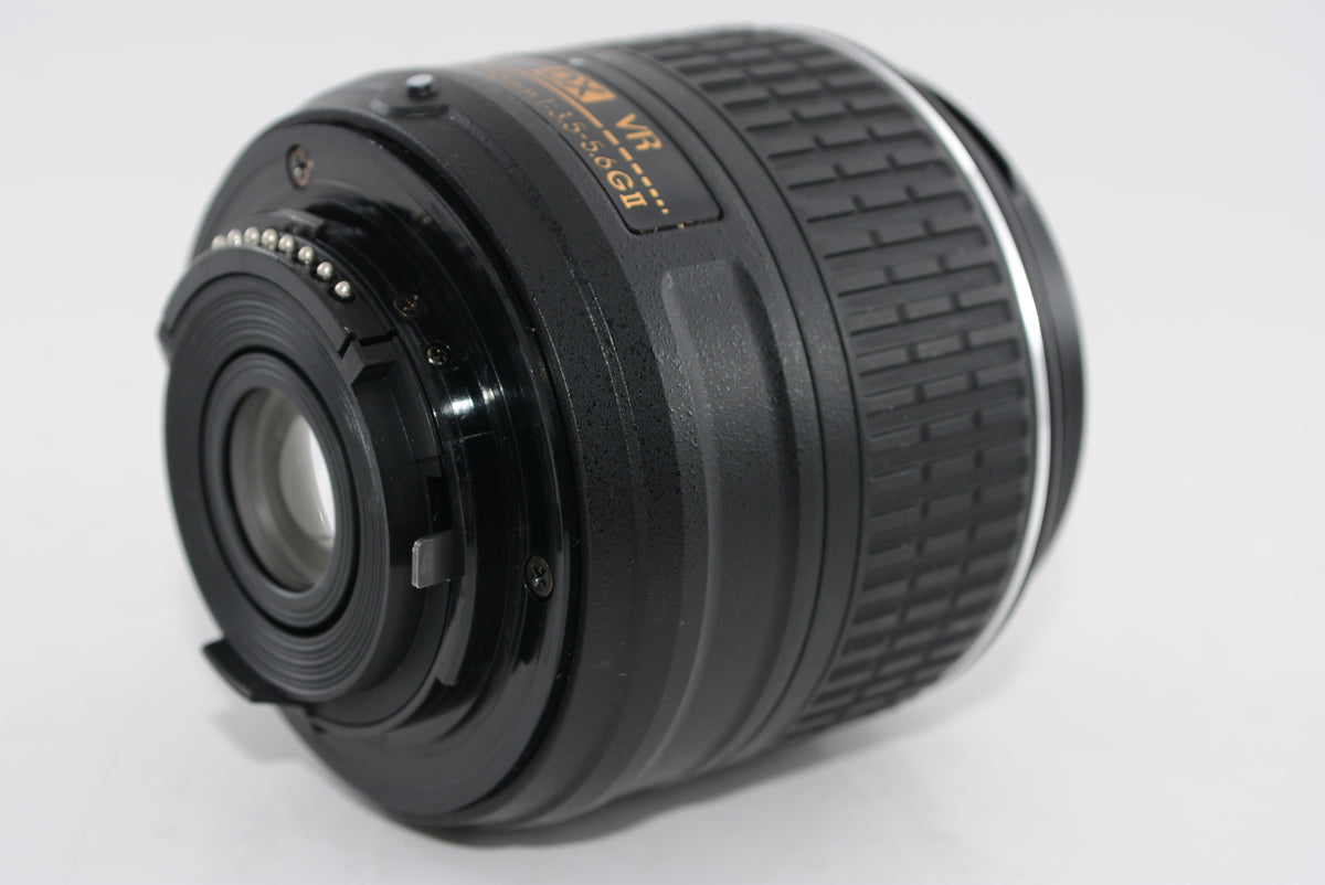 【外観特上級】Nikon 標準ズームレンズ AF-S DX NIKKOR 18-55mm f/3.5-5.6G VR II