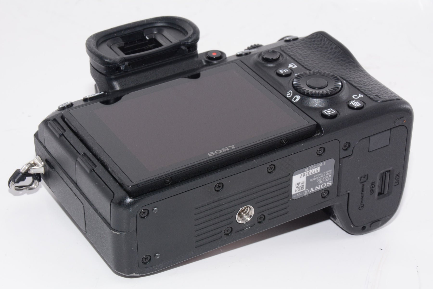 【外観並級】ソニー ミラーレス一眼 α7 III ズームレンズキット FE 28-70mm F3.5-5.6 OSS ILCE-7M3K