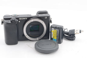 【外観並級】SONY ミラーレス一眼 α6000 ボディ ブラック ILCE-6000 B