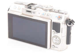 【外観特上級】OLYMPUS ミラーレス一眼 PEN Lite E-PL5 ダブルズームキット シルバー E-PL5 DZKIT SLV