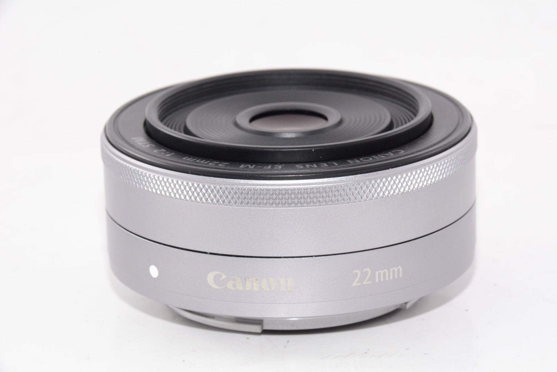 【外観並級】Canon 単焦点広角レンズ EF-M22mm F2 STM シルバー ミラーレス一眼対応 EF-M222STMSL
