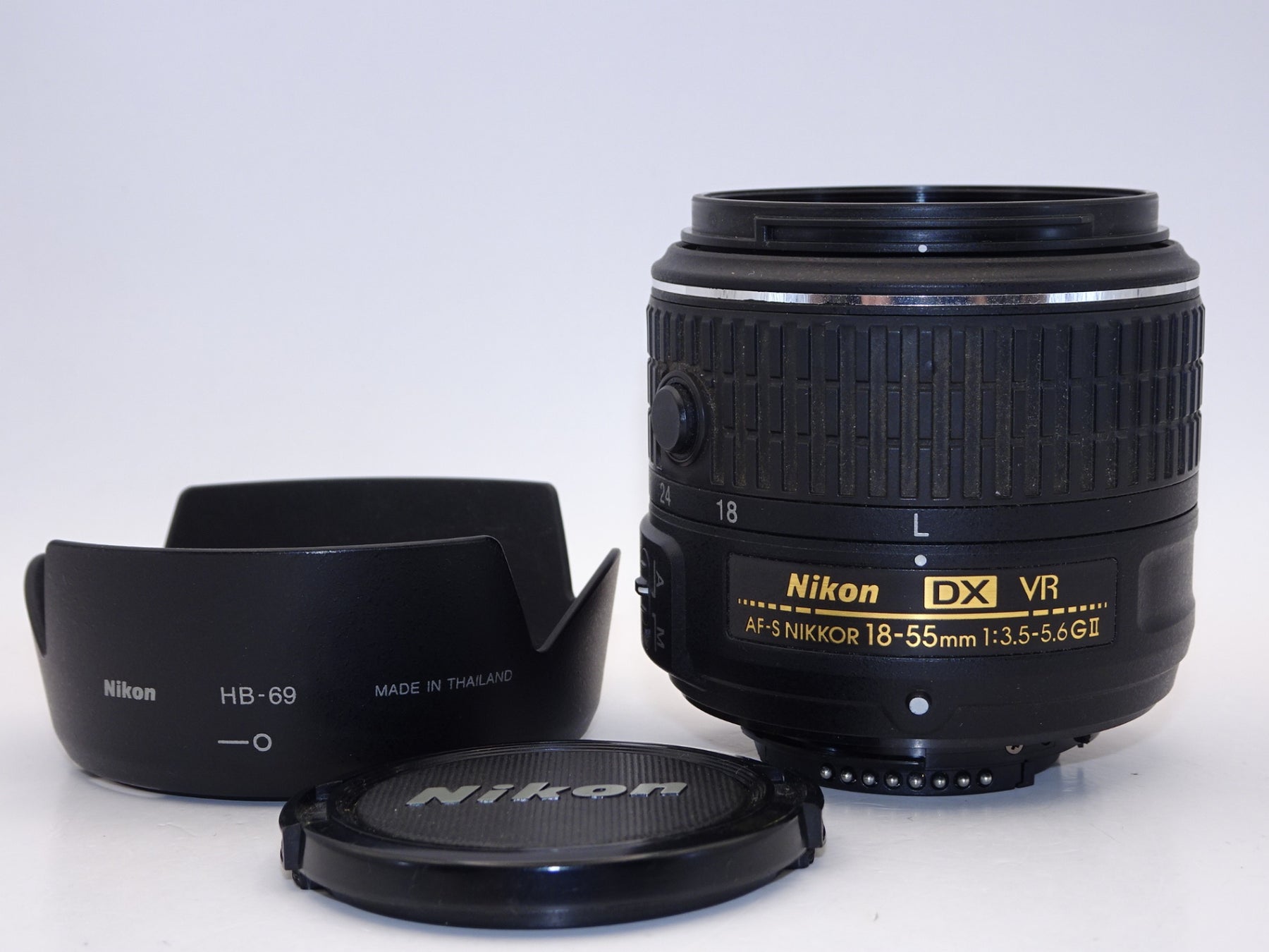 【外観特上級】Nikon 標準ズームレンズ AF-S DX NIKKOR 18-55mm f/3.5-5.6G VR II