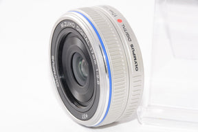 【外観特上級】OLYMPUS パンケーキレンズ M.ZUIKO DIGITAL 17mm F2.8 シルバー