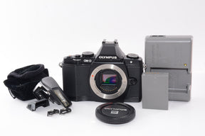 【外観並級】OLYMPUS ミラーレス一眼 OM-D E-M5 ボディ ブラック