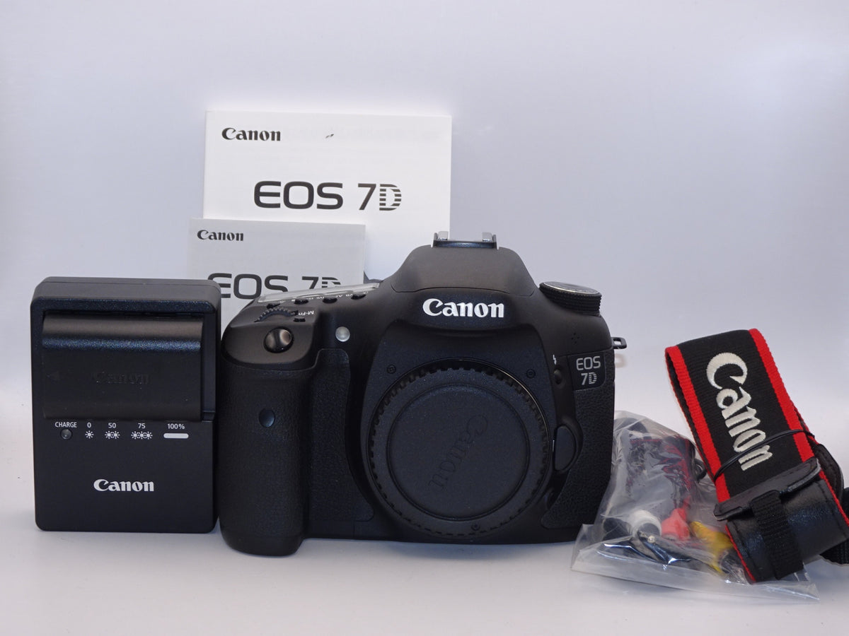 【外観特上級】Canon デジタル一眼レフカメラ EOS 7D ボディ EOS7D