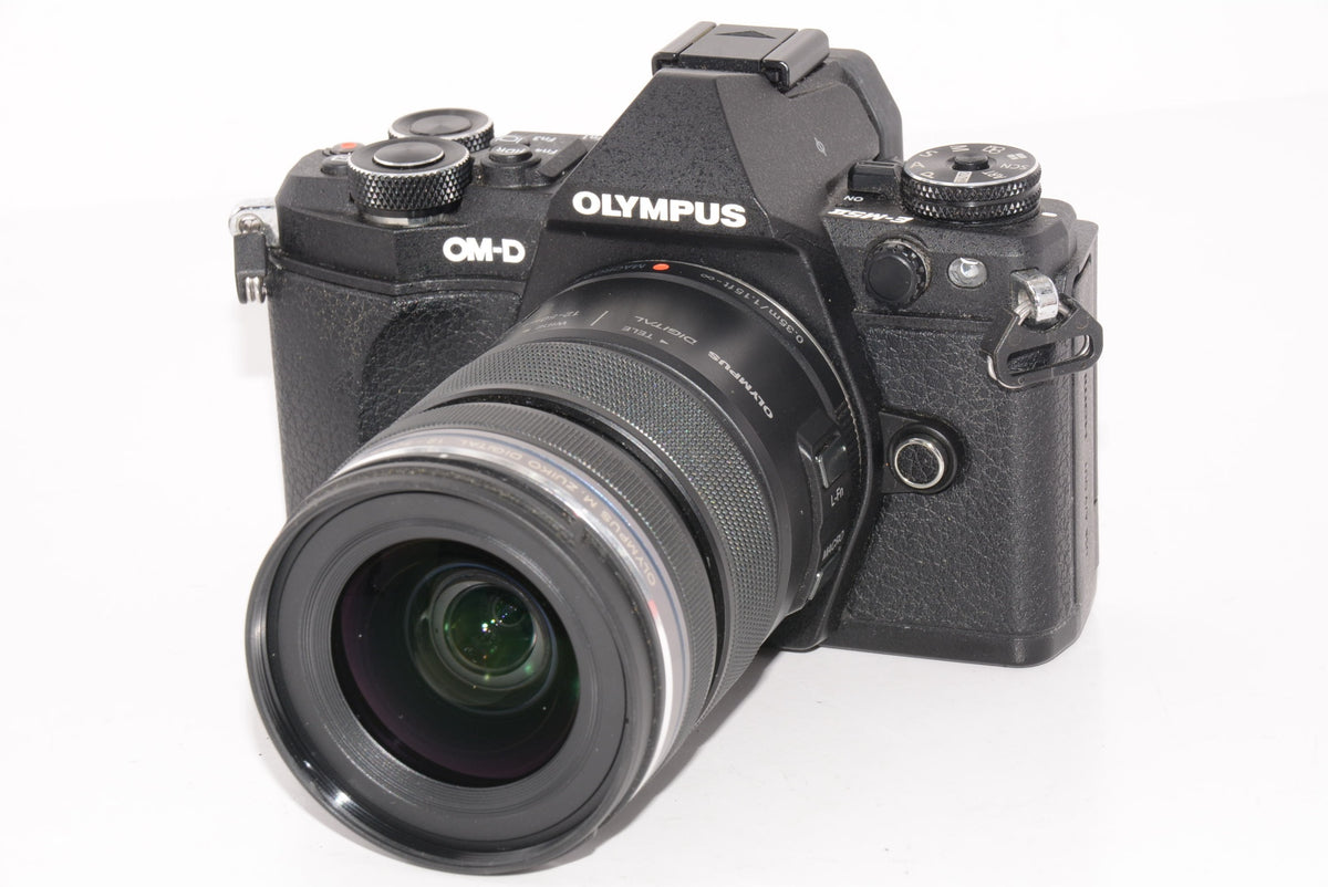 【外観特上級】OLYMPUS ミラーレス一眼 OM-D E-M5 MarkII 12-50mm EZレンズキットブラック E-M5 MarkII 12-50mm EZ LK BLK E-M5MarkII1250LKBLK