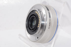 【外観特上級】OLYMPUS パンケーキレンズ M.ZUIKO DIGITAL 17mm F2.8 シルバー