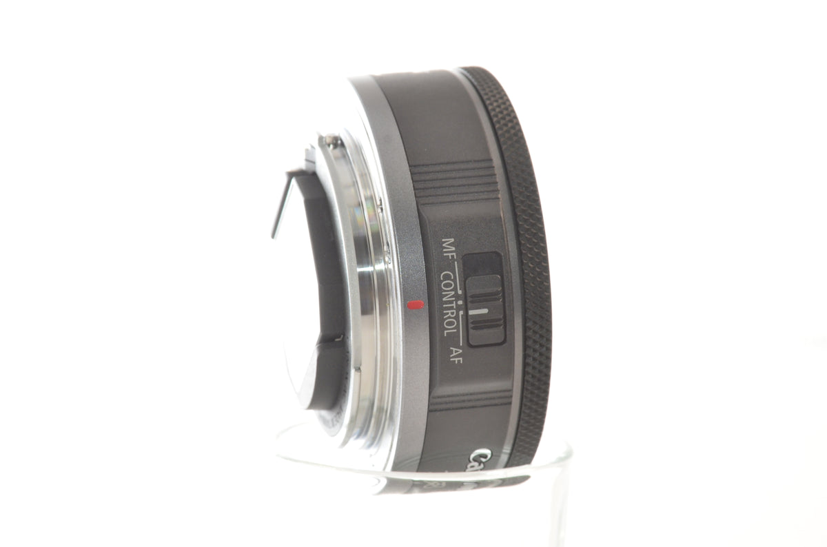 【外観特上級】キヤノン RF28mm F2.8 STMレンズ RFマウント 広角 フルフレームカメラ用 ブラック
