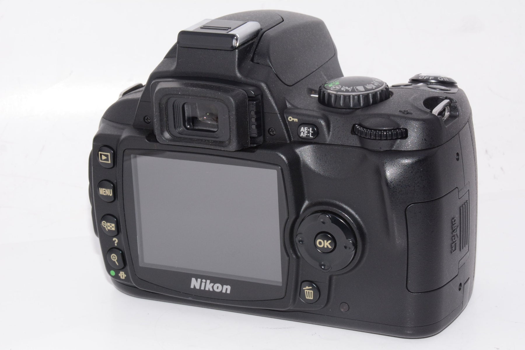 【外観特上級】Nikon デジタル一眼レフカメラ D40 レンズキット ブラック D40BLK