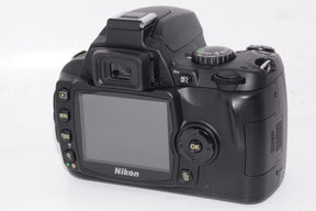 【外観特上級】Nikon デジタル一眼レフカメラ D40 レンズキット ブラック D40BLK