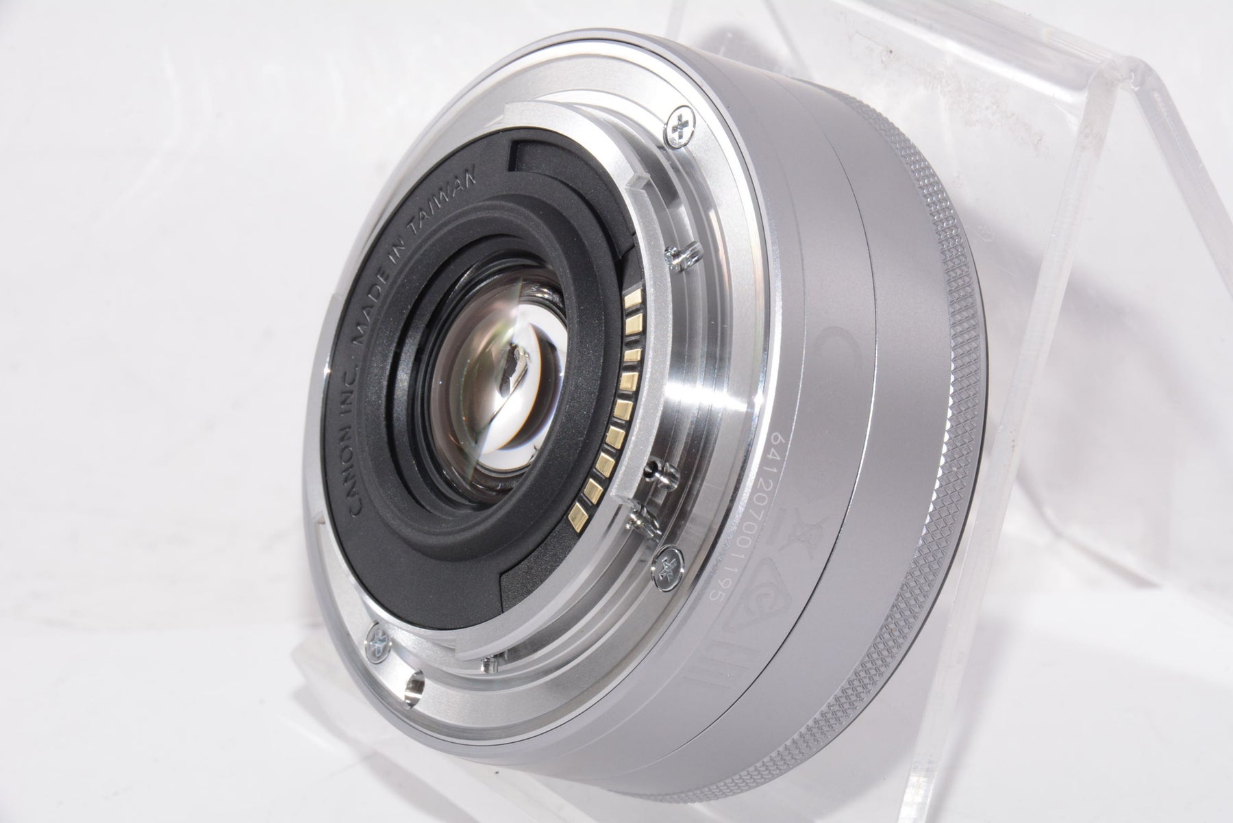 【外観特上級】Canon 単焦点広角レンズ EF-M22mm F2 STM シルバー ミラーレス一眼対応 EF-M222STMSL
