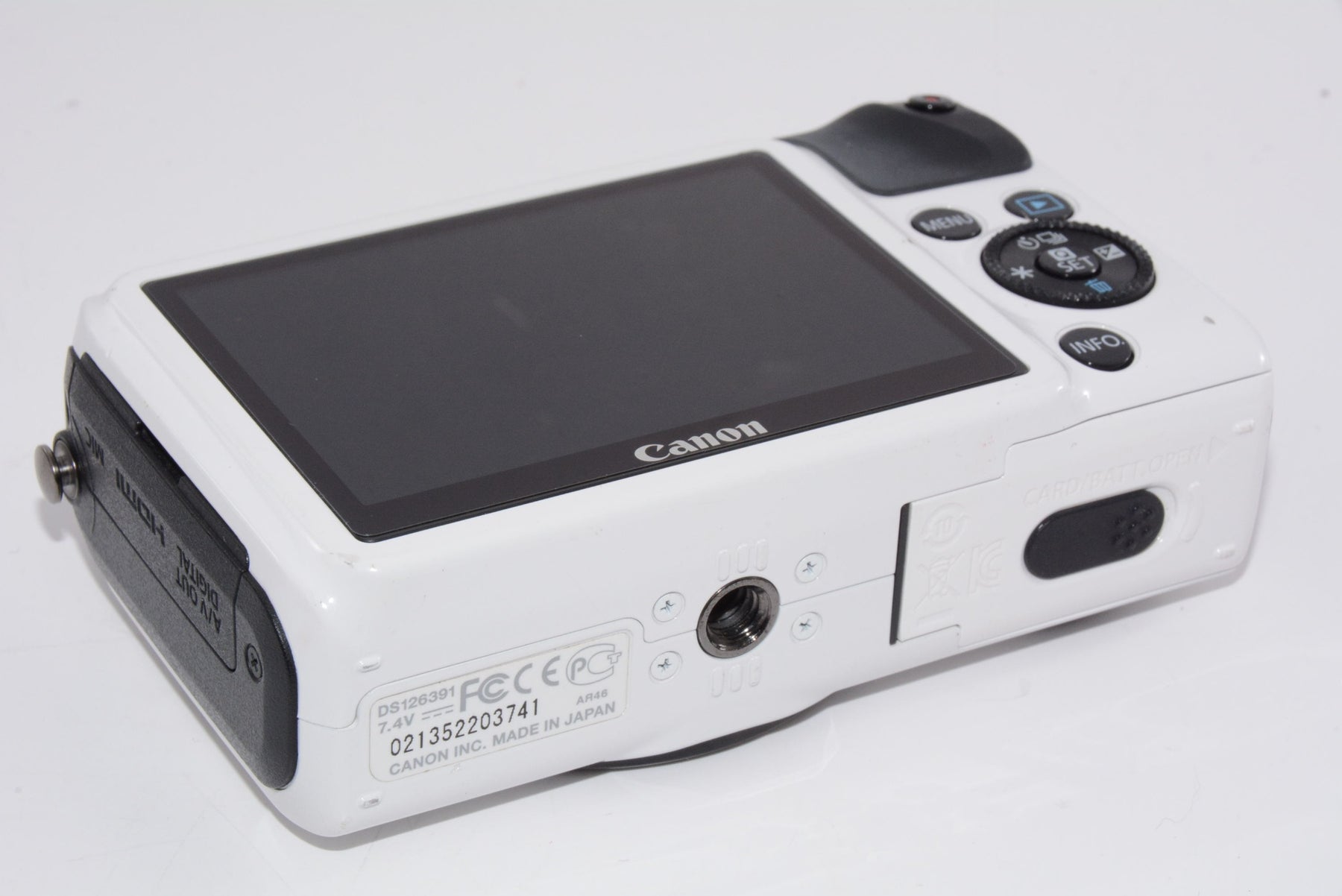 【外観特上級】Canon ミラーレス一眼カメラ EOS M ダブルレンズキット EF-M18-55mm F3.5-5.6 IS STM/EF-M22mm F2 STM付属 ホワイト EOSMWH-WLK