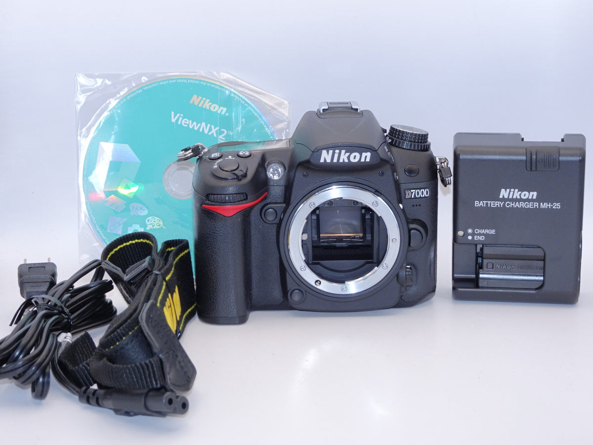 【外観並級】Nikon デジタル一眼レフカメラ D7000 ボディー