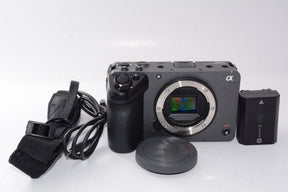 【外観特上級】ソニー/APS-C / Super35mm / レンズ交換式/Cinema Line カメラ/プロフェッショナルカムコーダー/動画 / FX30 / ボディ(レンズなし) / ILME-FX30B