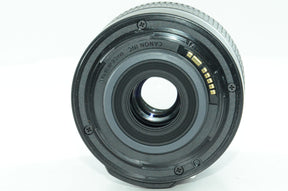 【外観特上級】Canon 標準ズームレンズ EF-S18-55mm F3.5-5.6 IS