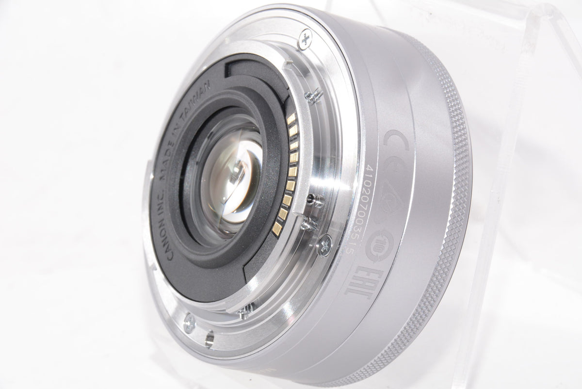 【外観並級】Canon 単焦点広角レンズ EF-M22mm F2 STM シルバー ミラーレス一眼対応 EF-M222STMSL