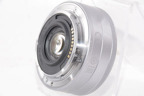 【外観並級】Canon 単焦点広角レンズ EF-M22mm F2 STM シルバー ミラーレス一眼対応 EF-M222STMSL