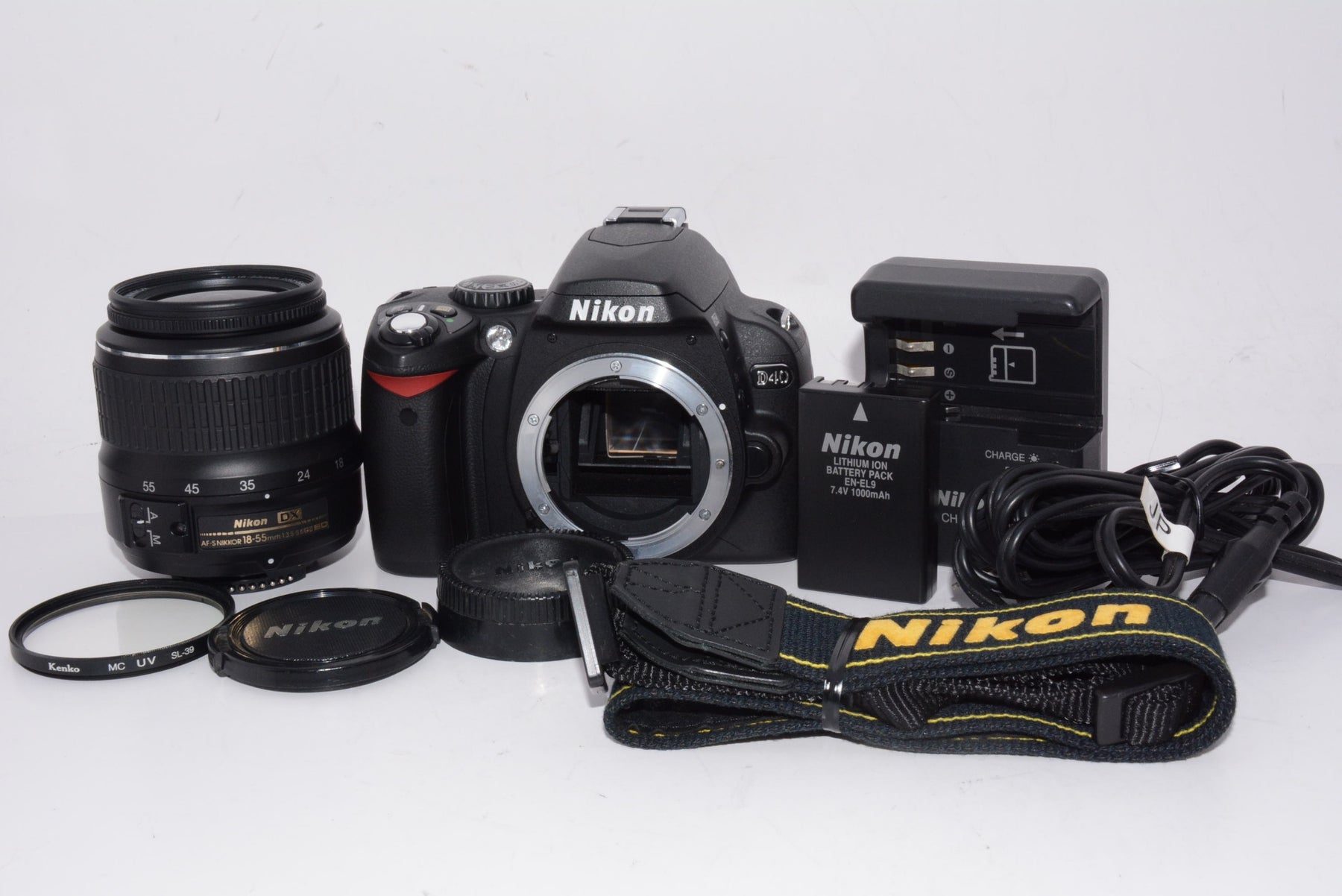 【外観特上級】Nikon デジタル一眼レフカメラ D40 レンズキット ブラック D40BLK