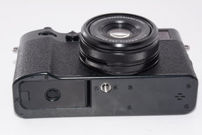 【ほぼ新品】富士フイルム(FUJIFILM) デジタルカメラ X100Ⅵ ブラック X100Ⅵ-B