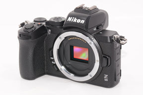 【外観特上級】Nikon ミラーレス一眼カメラ Z50 レンズキット NIKKOR Z DX 16-50mm f/3.5-6.3 VR付属 Z50LK16-50 ブラック