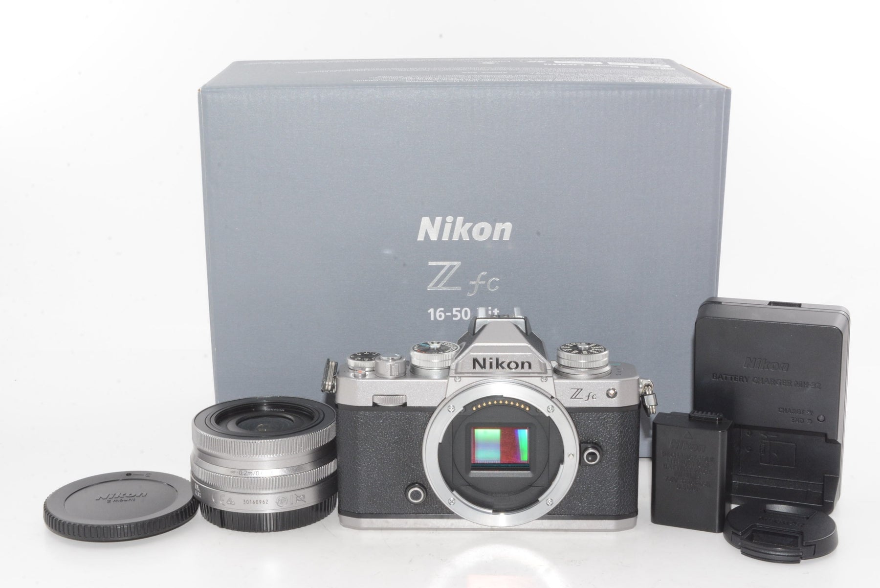 【外観並級】Nikon  Z fc レンズキット NIKKOR Z DX 16-50mm f/3.5-6.3