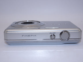 【外観特上級】FUJIFILM FinePix (ファインピックス) J30 シルバー