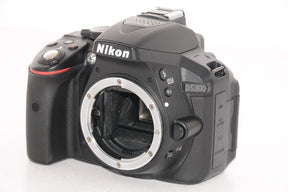 【外観特上級】Nikon デジタル一眼レフカメラ D5300 ブラック