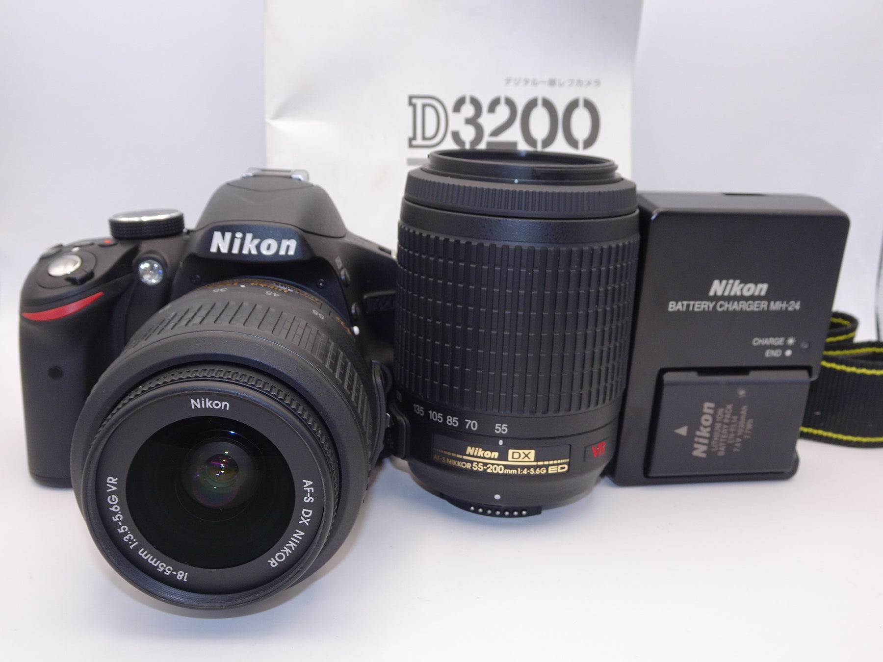 【外観特上級】Nikon D3200 200mmダブルズームキット 18-55mm/55-200mm