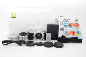 【外観特上級】Nikon ミラーレス一眼 Nikon1 J5 ダブルレンズキット シルバー J5WLKSL