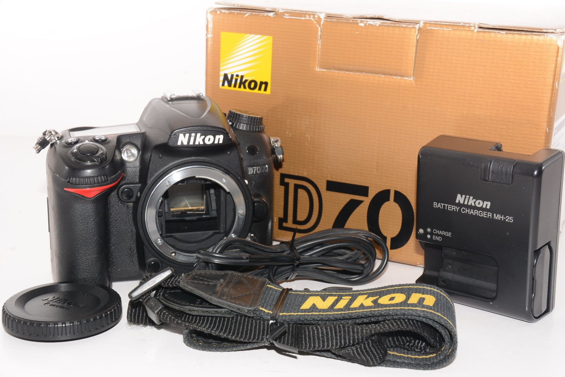 【外観並級】Nikon デジタル一眼レフカメラ D7000 ボディー