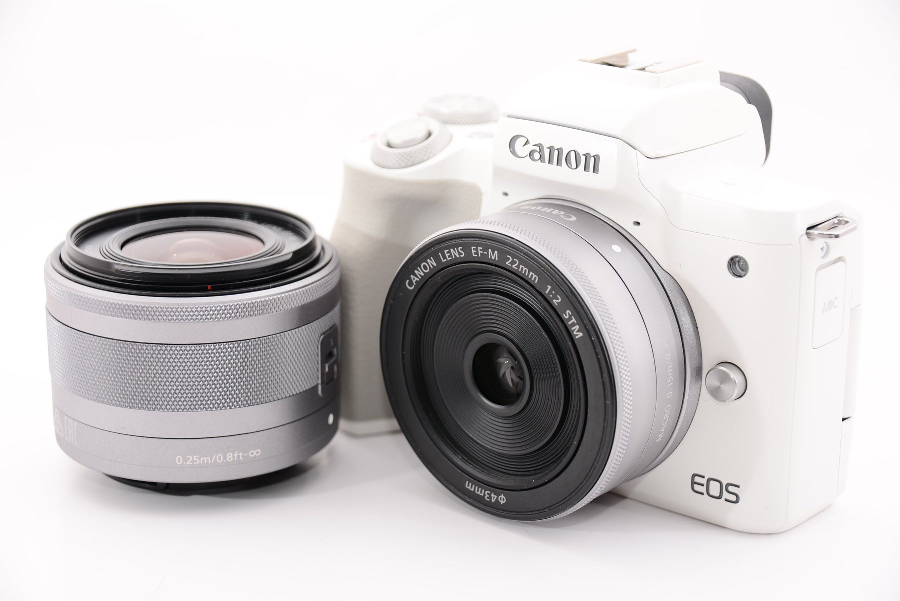 ほぼ新品】Canon ミラーレス一眼カメラ EOS Kiss M2 ダブルレンズキット ホワイト KISSM2WH-WLK