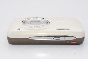 【外観特上級】OLYMPUS デジタルカメラ VH-210 ホワイト 1400万画素 光学5倍ズーム DIS ハイビジョンムービー 3.0型LCD 広角26mm 3Dフォト機能 VH-210 WHT