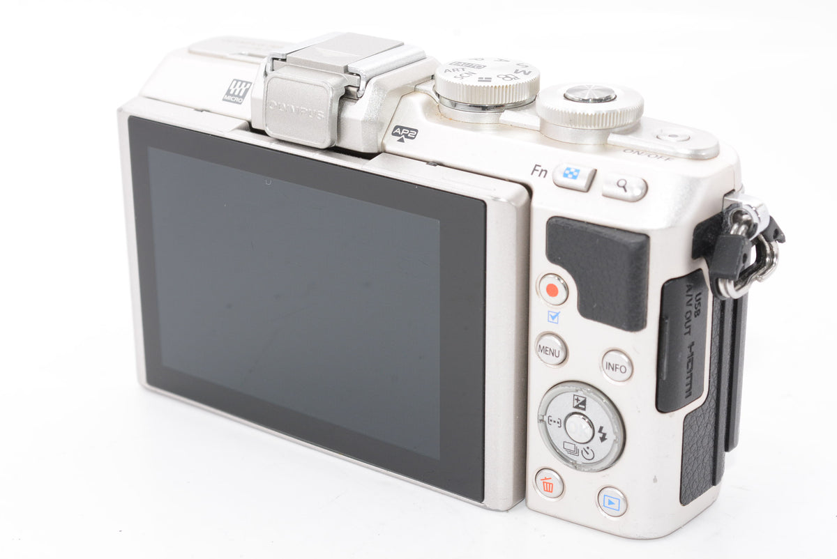 【外観並級】OLYMPUS PEN E-PL7 ボディ シルバー ミラーレス一眼 PEN E-PL7 BODY SLV