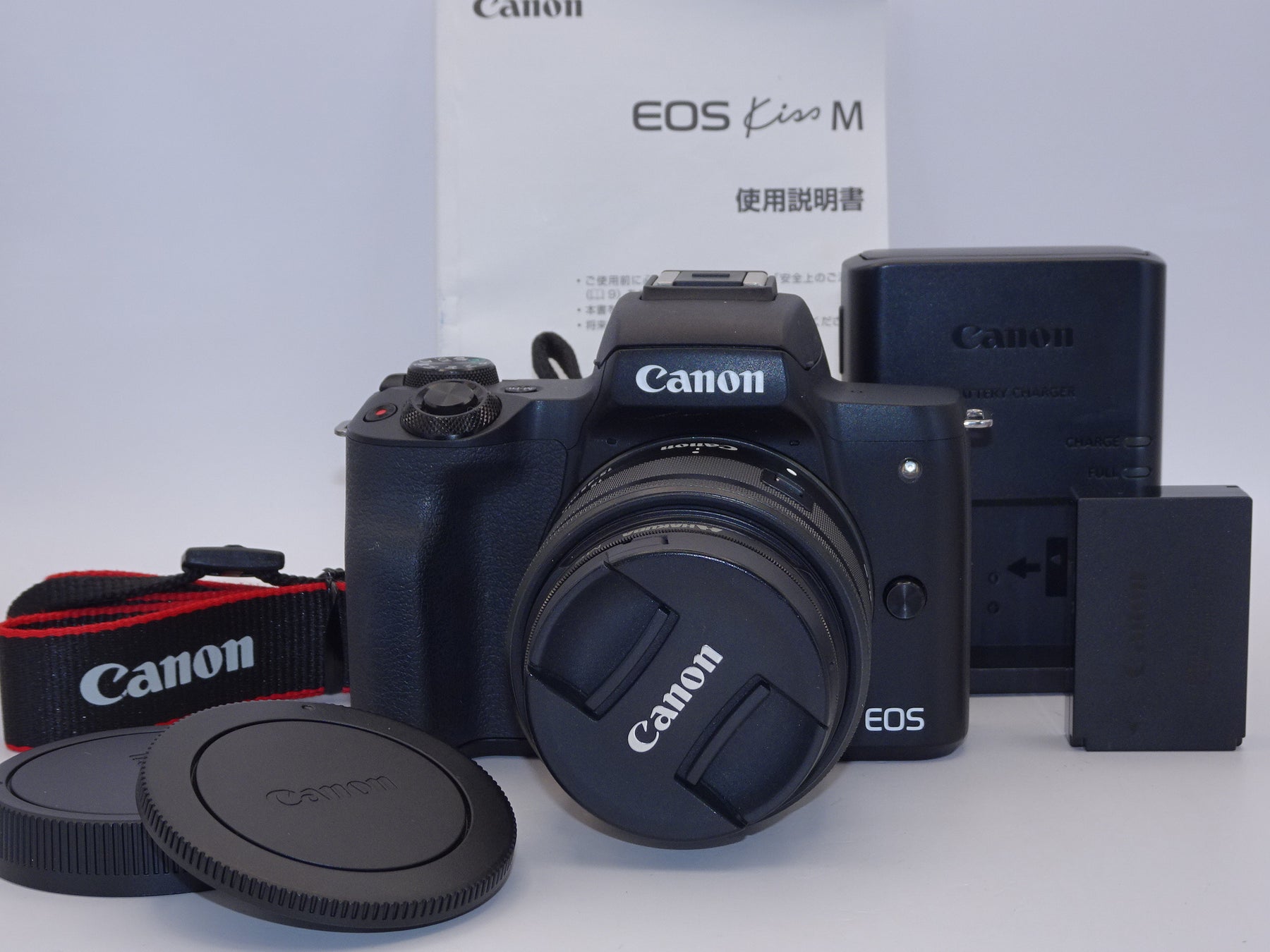 【外観特上級】Canon ミラーレス一眼カメラ EOS Kiss M 標準ズームキット ブラック