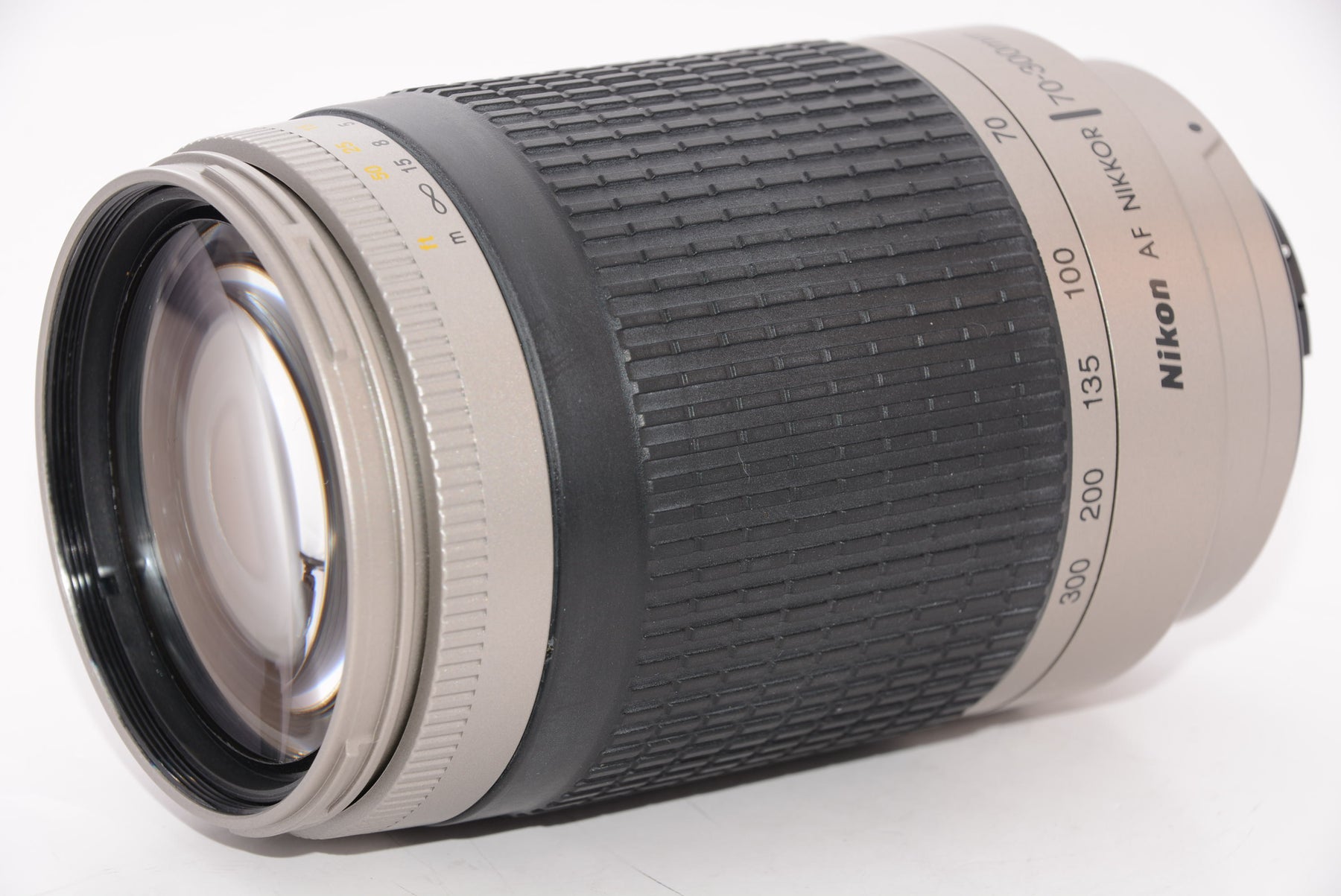 【オススメ】Nikon AF Zoom Nikkor 70-300mm F4-5.6G シルバー (VR無し)