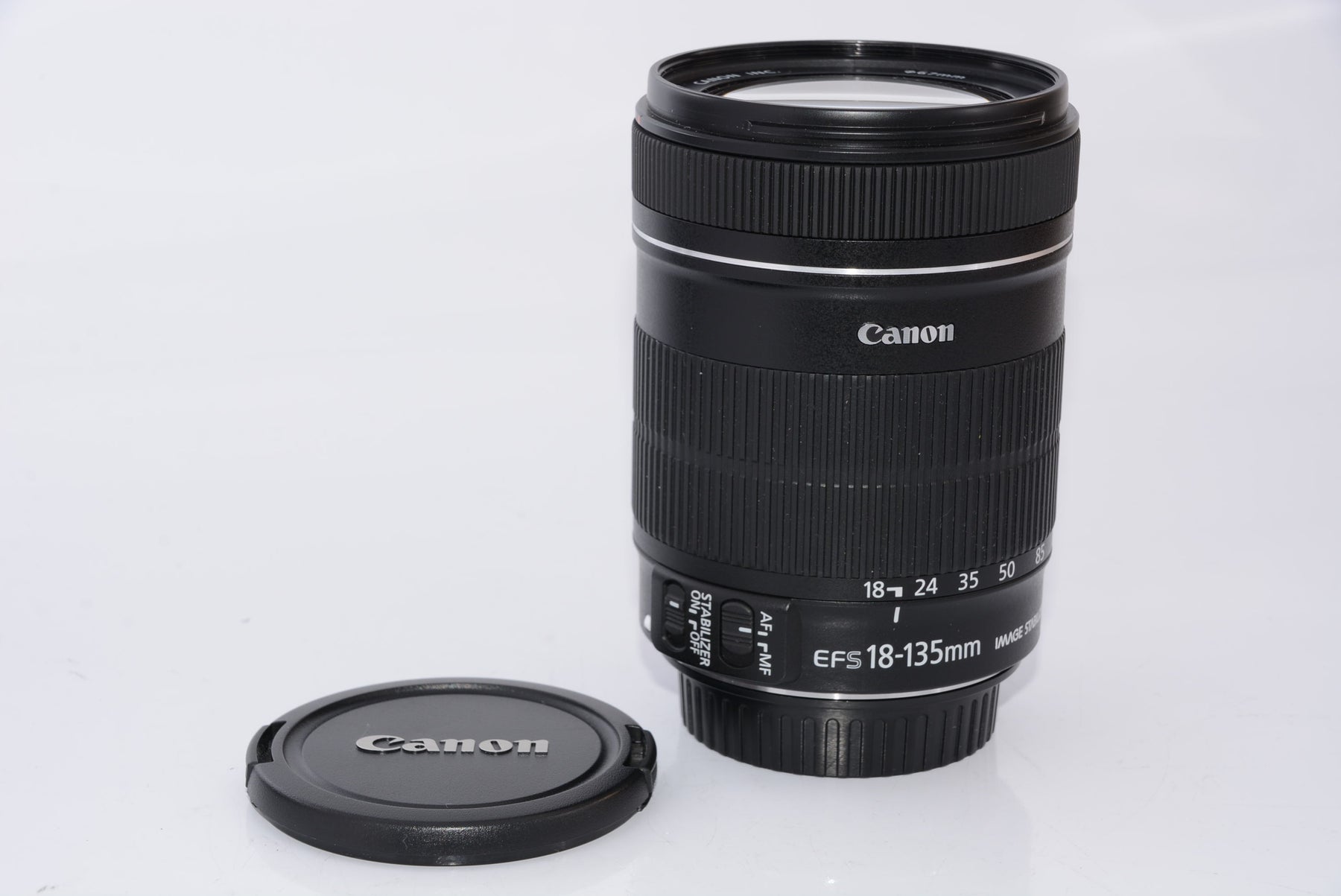 【外観特上級】Canon 標準ズームレンズ EF-S18-135mm F3.5-5.6 IS APS-C対応