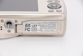 【外観特上級】FUJIFILM デジタルカメラ FinePix  F200 EXR シルバー FX-F200EXR S