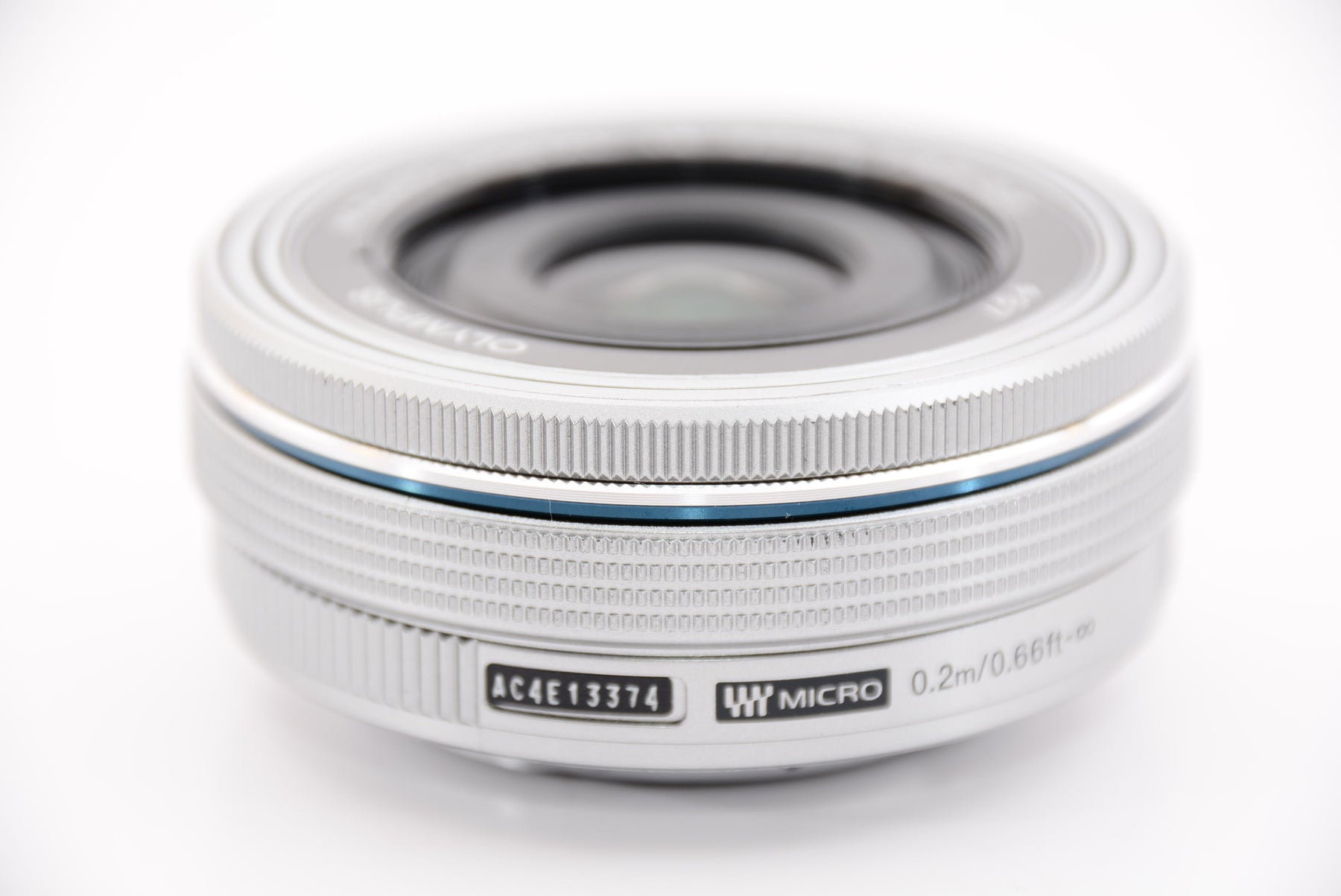 【外観特上級】OLYMPUS 電動式パンケーキズームレンズ M.ZUIKO DIGITAL ED 14-42mm F3.5-5.6 EZ SLV