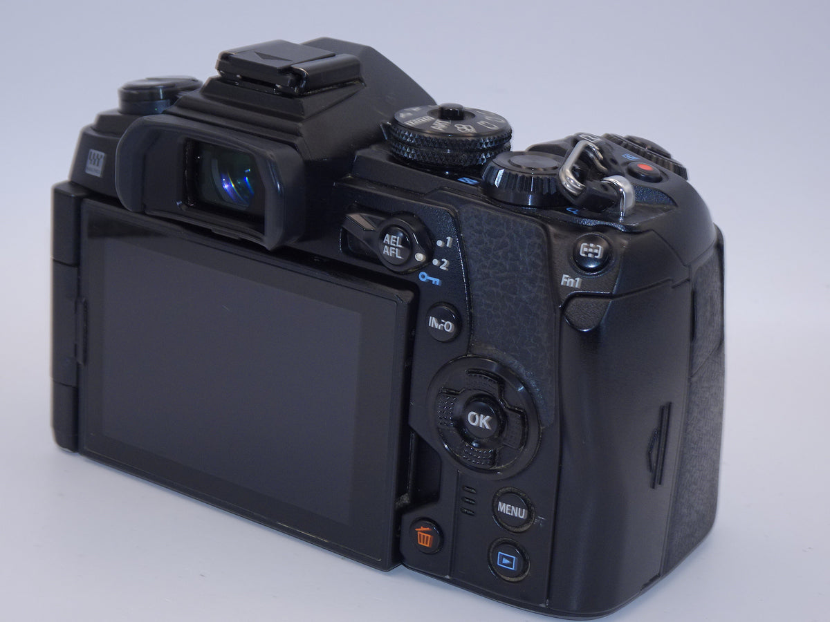 【外観並級】OLYMPUS ミラーレス一眼カメラ OM-D E-M1 MarkII ボディー